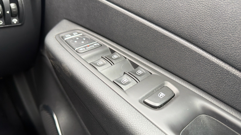 Renault Captur 0.9 TCE 90 Iconic 5dr Petrol Hatchback